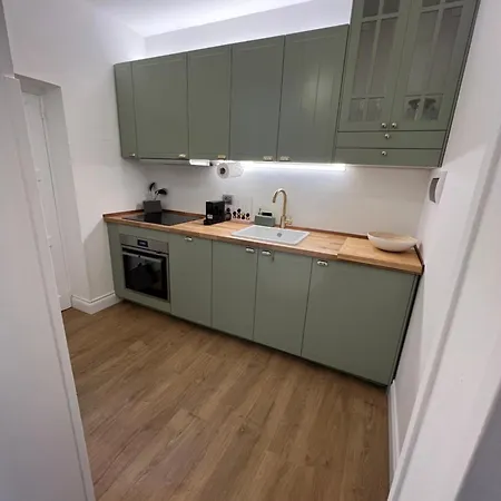 Flo Liberta' Wood Apartment
