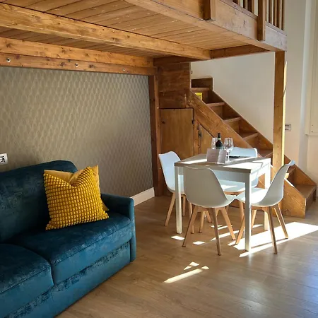 Flo Liberta' Wood Apartment *