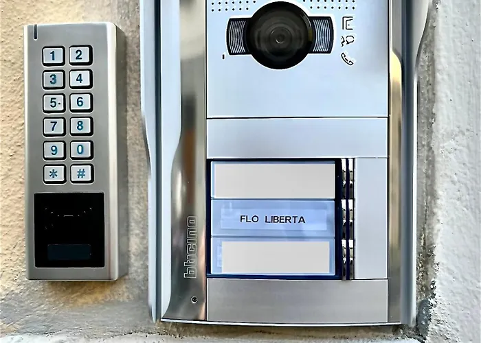 Flo Liberta' Wood